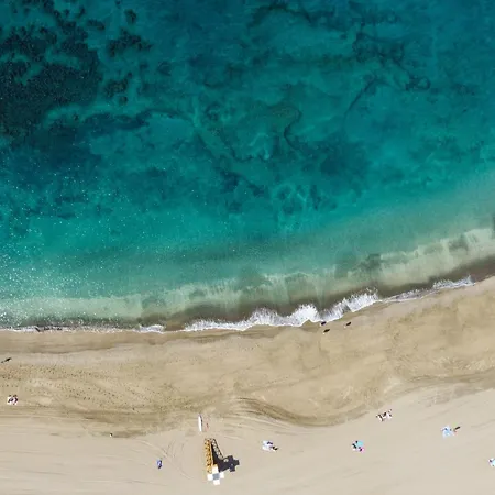 Home2book Comfy Pool & Terrace, Americas דירה ארונה