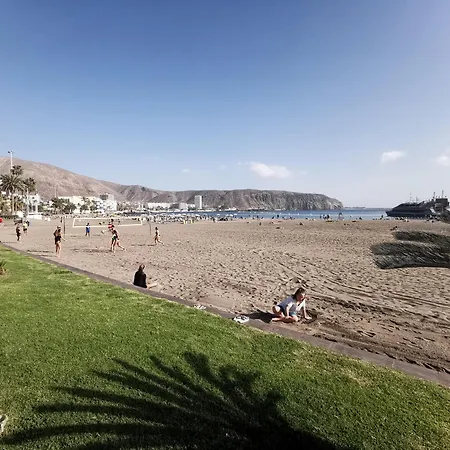 Home2book Comfy Pool & Terrace, Americas * ארונה