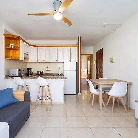 アパート Home2book Comfy Pool & Terrace, Americas アロナ
