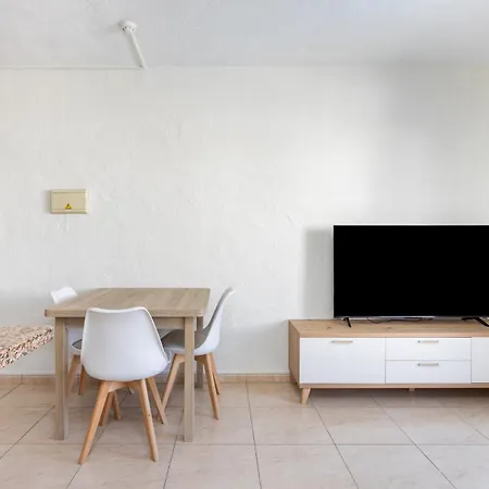 Home2book Comfy Pool & Terrace, Americas アパート アロナ