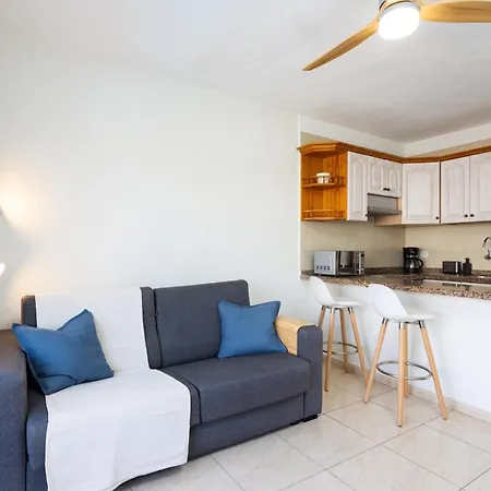 アパート Home2book Comfy Pool & Terrace, Americas アロナ